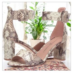 ChineseLaundry Rumor Snakeskin Opentoe blockheel -Strap-clasp-sandal NWOT-Sz7.5​